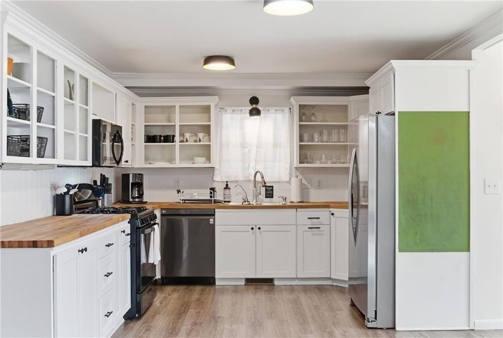 3 Leigh Ln - Photo 4 of 24