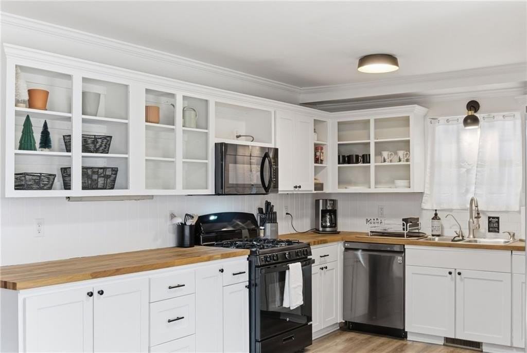 3 Leigh Ln - Photo 5 of 24