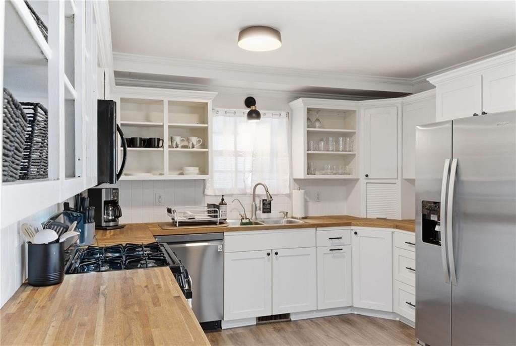 3 Leigh Ln - Photo 6 of 24