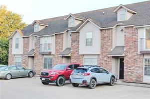 featured image of 1746 N Chestnut Ave