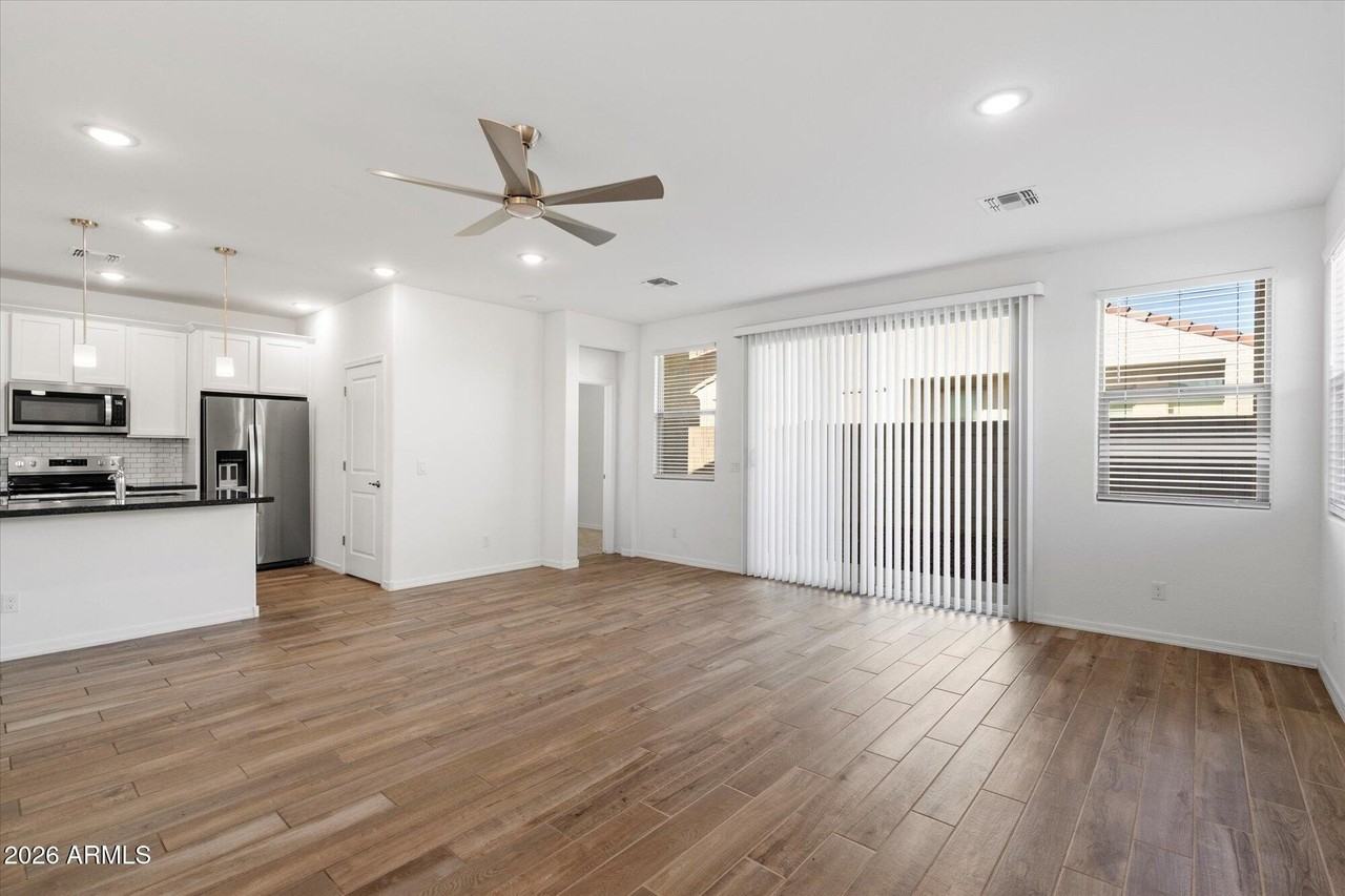 15112 W Hadley St - Photo 4 of 27