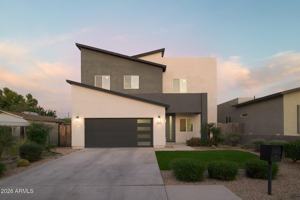 featured image of 2821 N 28th Pl