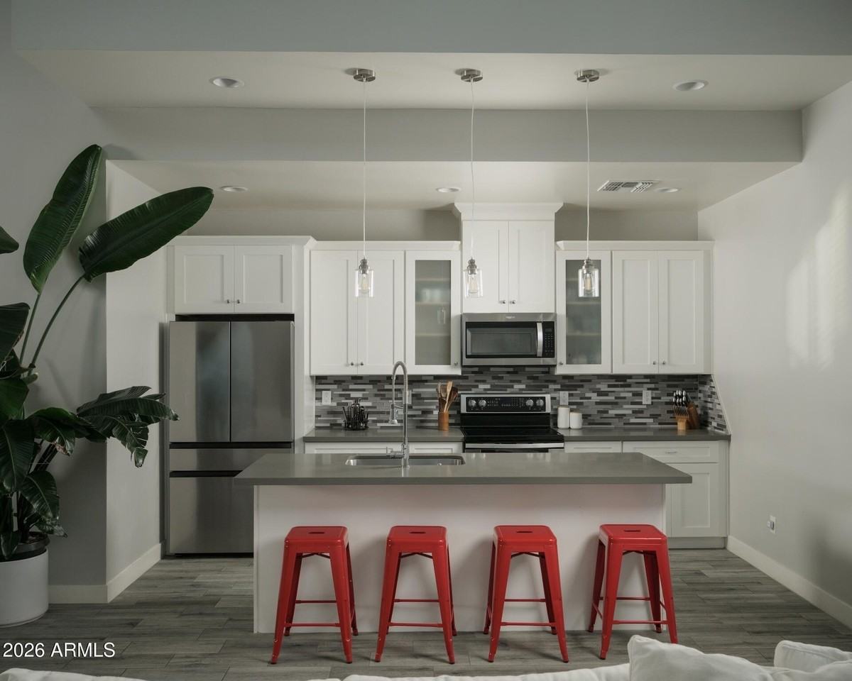 2821 N 28th Pl - Photo 6 of 24