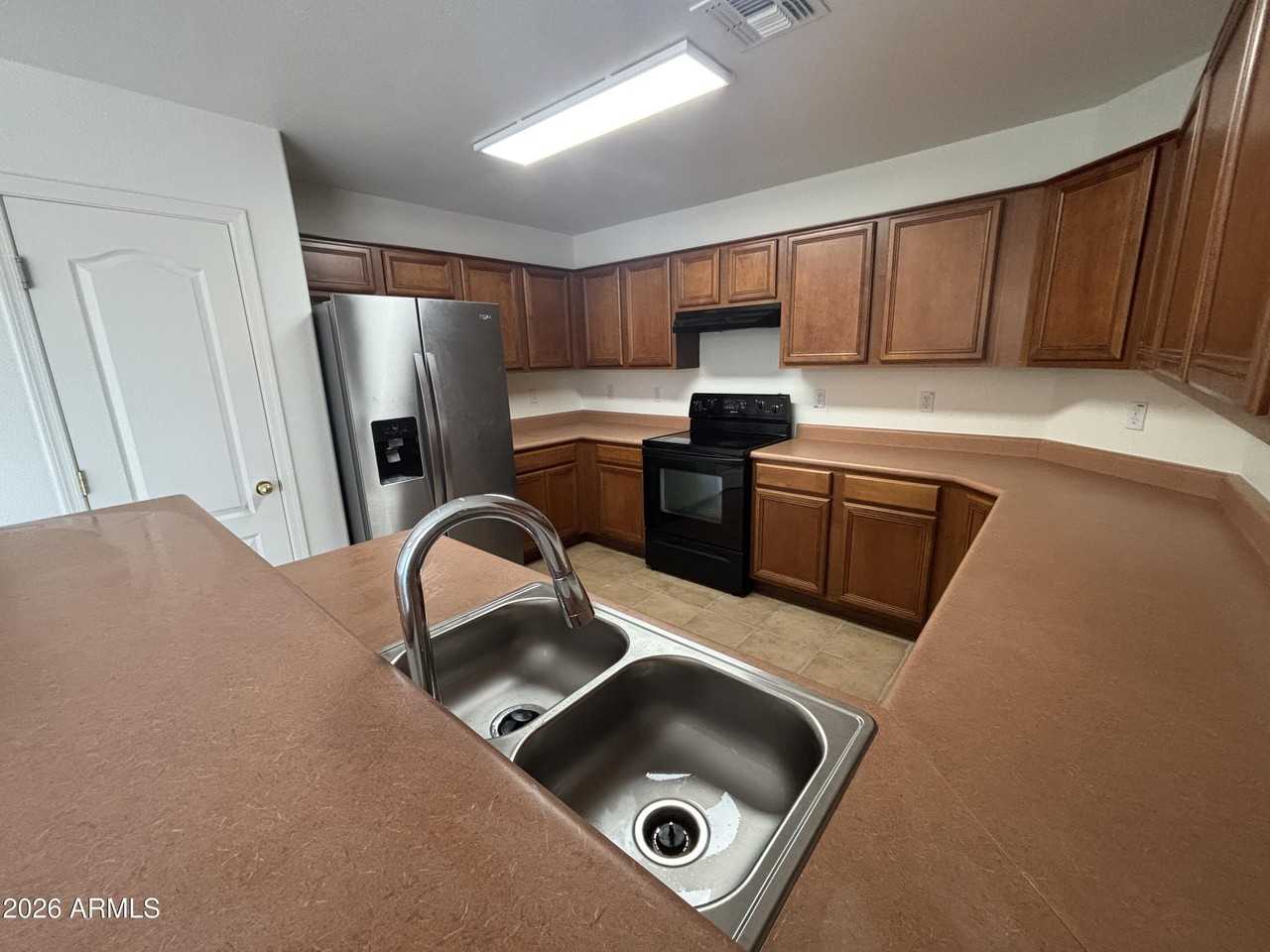 13140 W Fairmont Ave - Photo 3 of 12