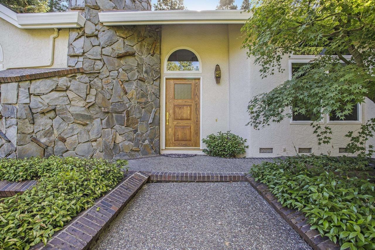 3 Blackhawk Club Ct - Photo 3 of 40