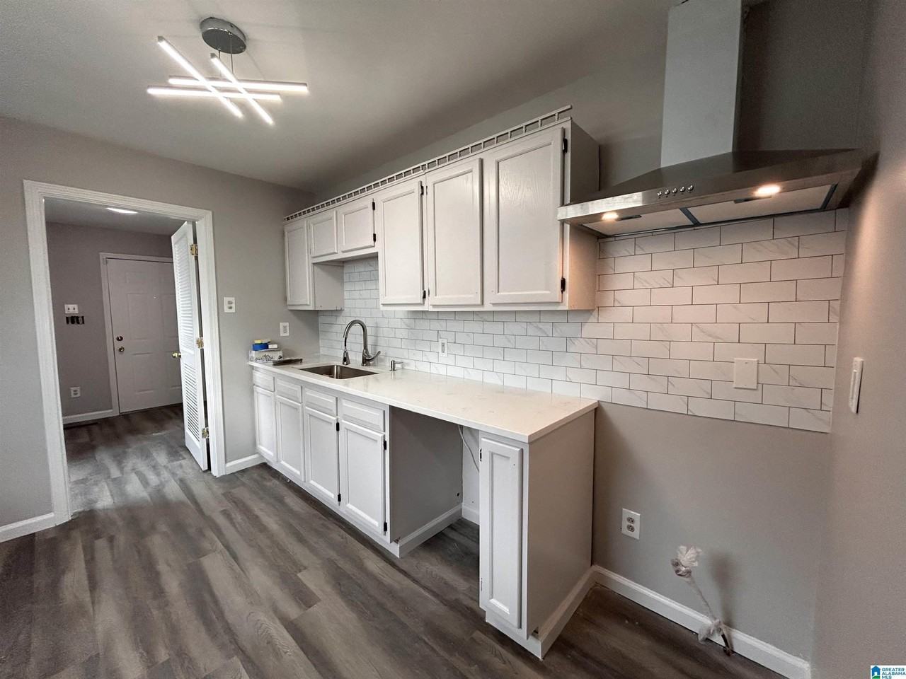 328 8th Ave S - Photo 3 of 7