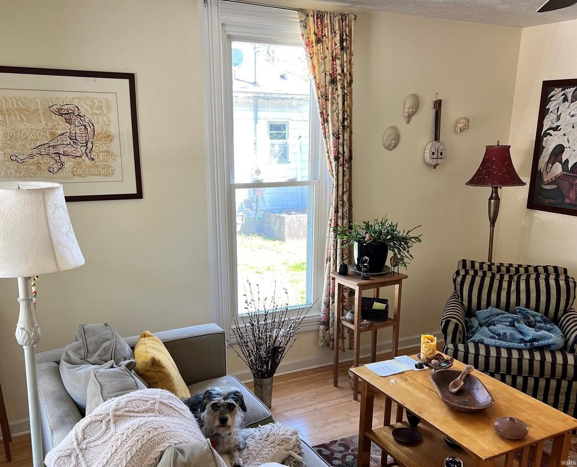 1209 S Madison St - Photo 2 of 20