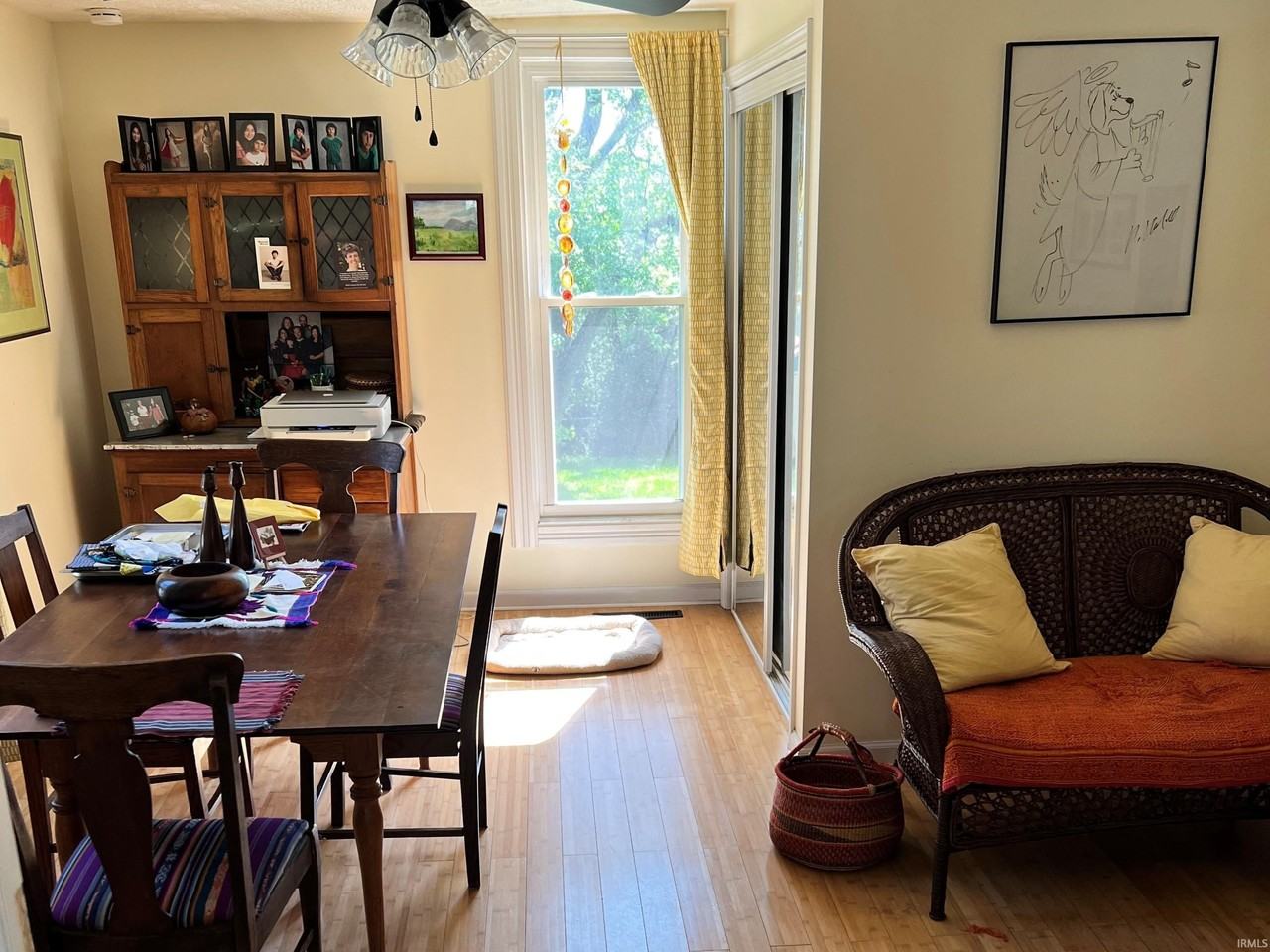 1209 S Madison St - Photo 4 of 20