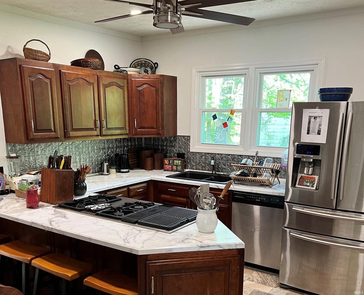 1209 S Madison St - Photo 6 of 20