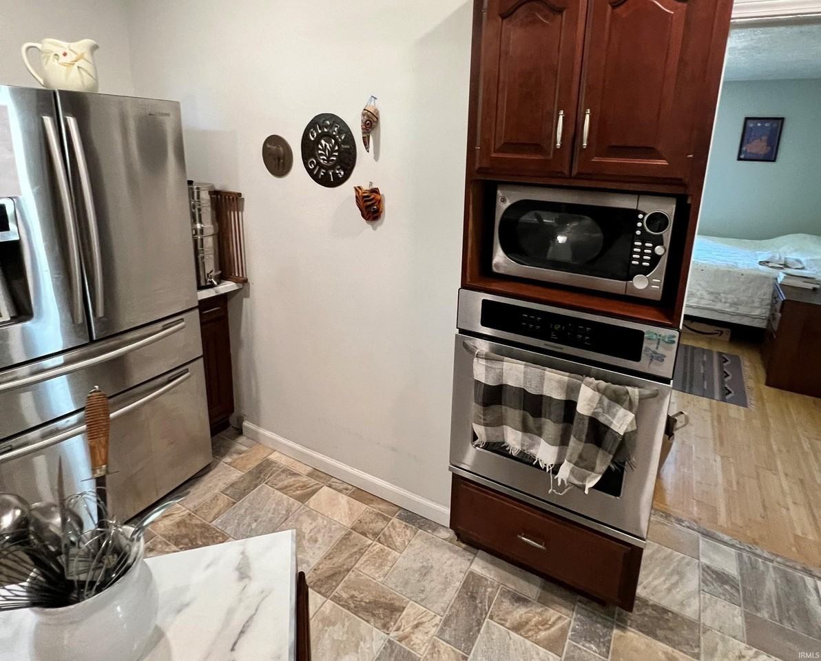 1209 S Madison St - Photo 7 of 20