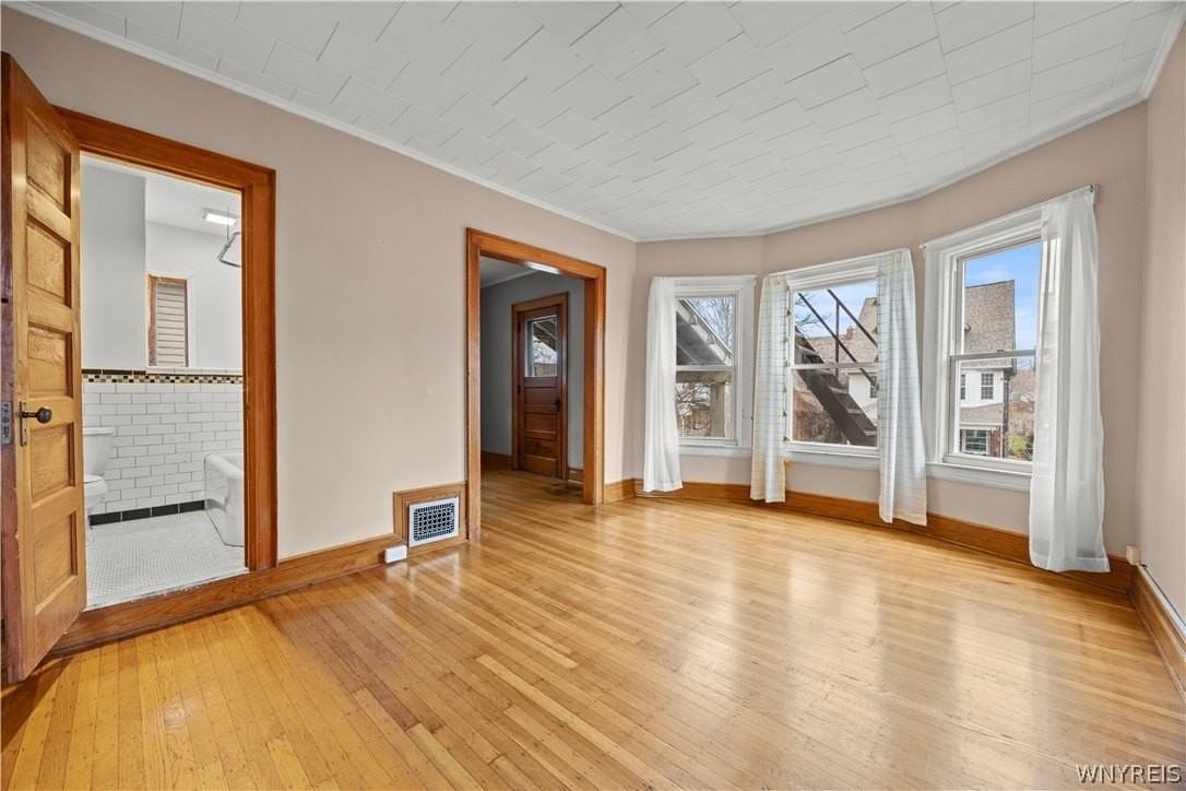 411 Breckenridge Street unit: Upper - Photo 5 of 13