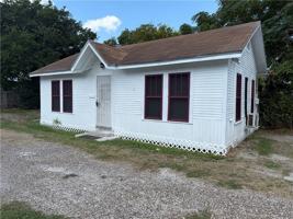 featured image of 613 1/2 6th St