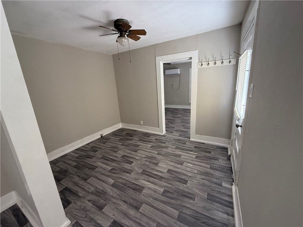 613 1/2 6th St - Photo 4 of 9