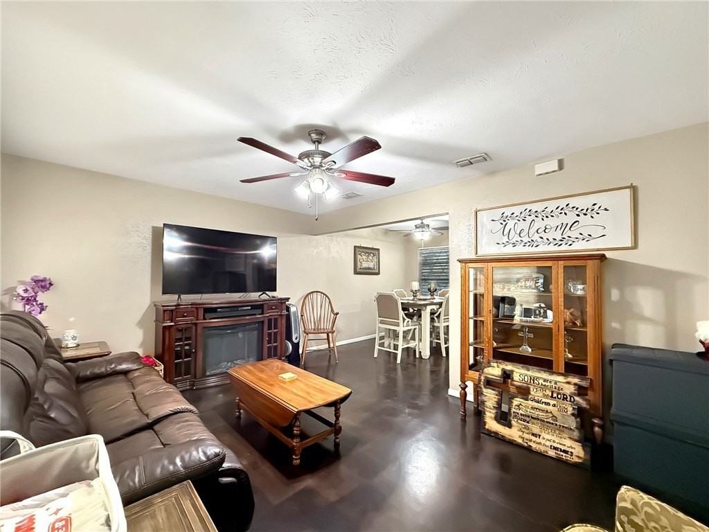 4946 Hamlett Dr - Photo 2 of 19