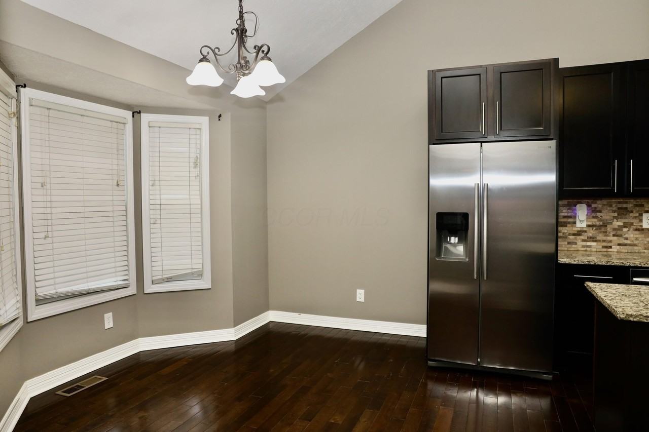 8805 Emerald Hill Dr - Photo 3 of 29