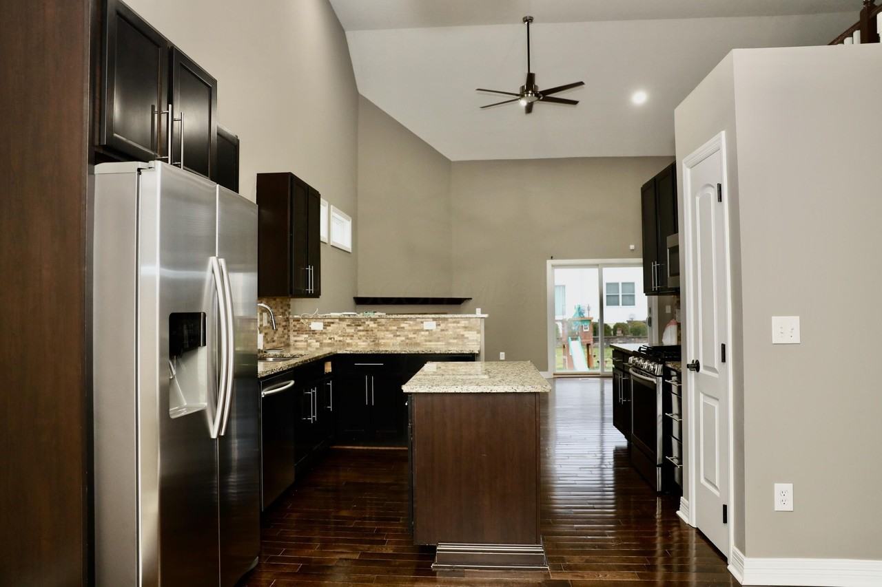 8805 Emerald Hill Dr - Photo 4 of 29