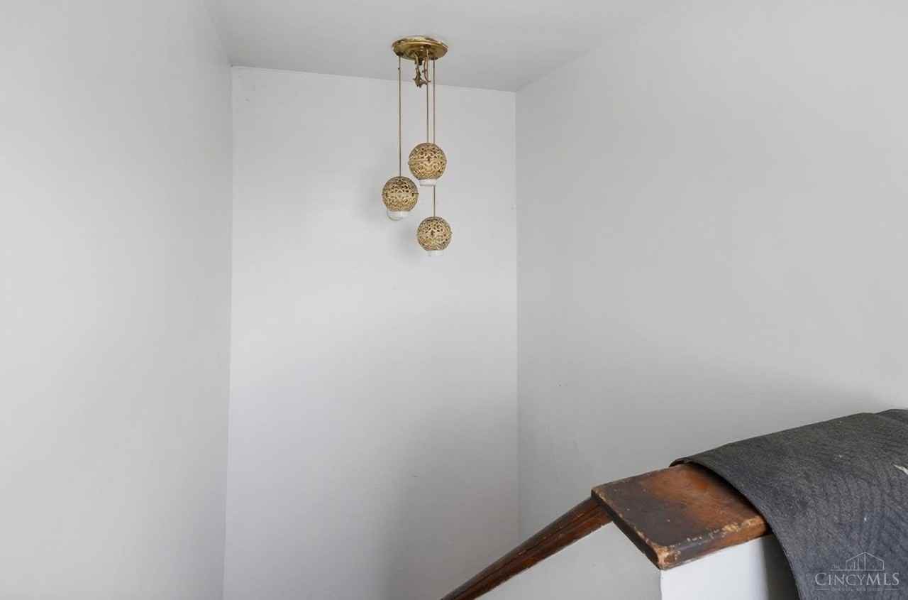 9496 Reading Rd Apt 4 #4 - Photo 7 of 36