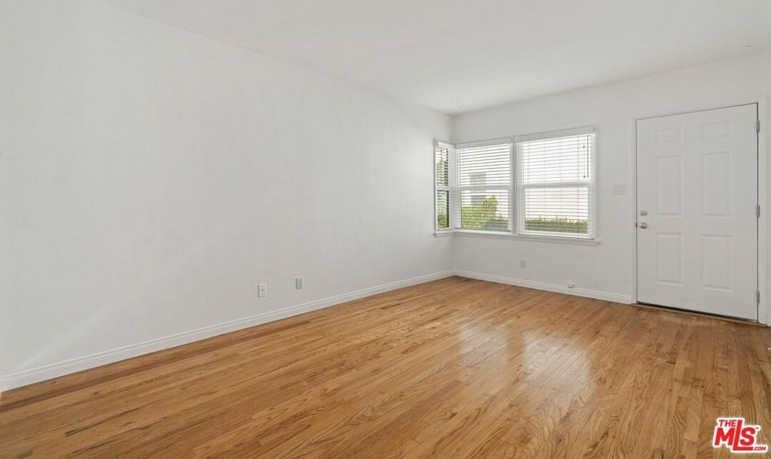 2430 1/2 Ocean Park Blvd - Photo 3 of 16