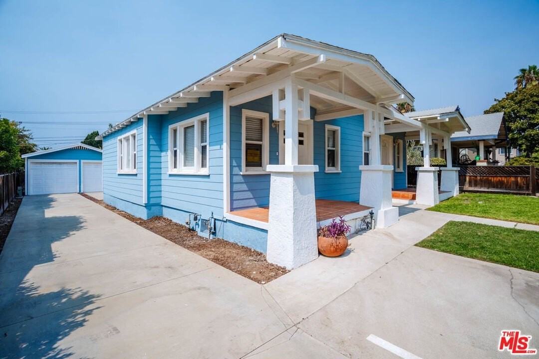 1131 N Sierra Bonita Ave - Photo 4 of 19