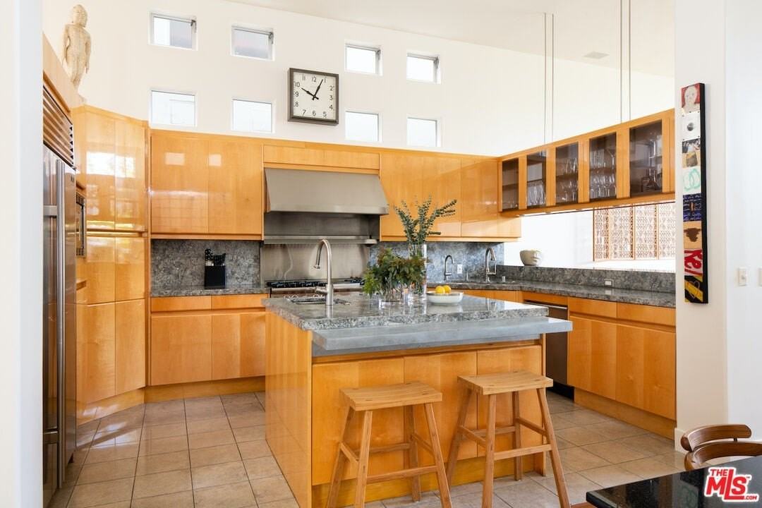 2217 Grand Canal - Photo 5 of 43