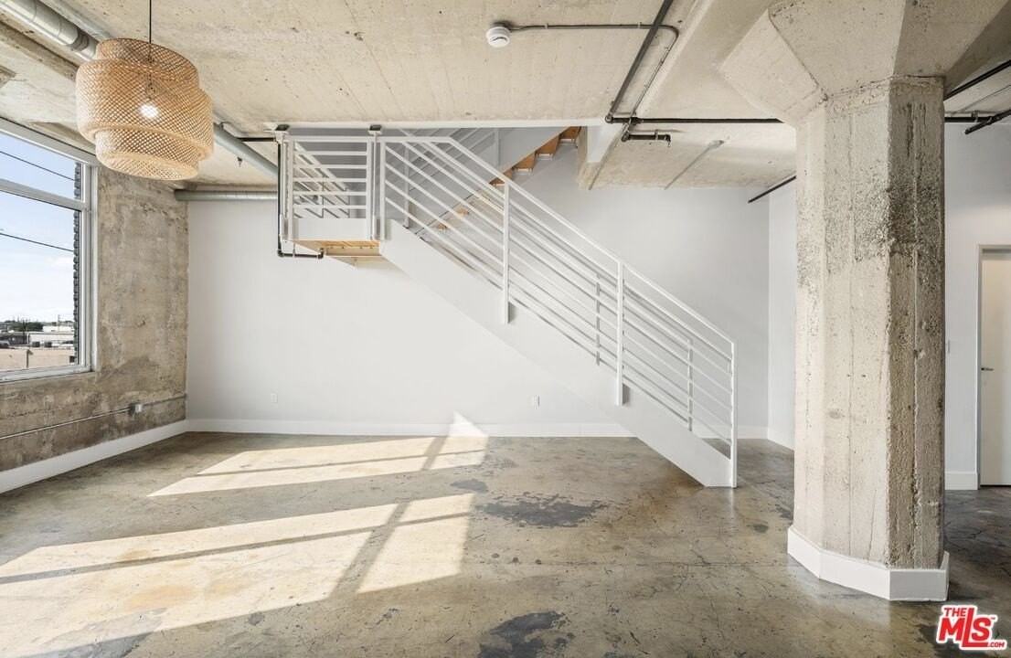 825 E 4th St Apt 507 #507 - Photo 4 of 18