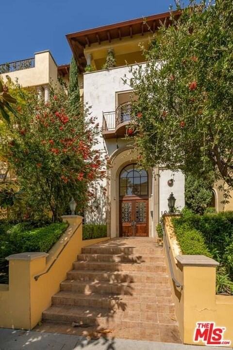 10617 Eastborne Ave Unit Ph2 #PH2 - Photo 2 of 21