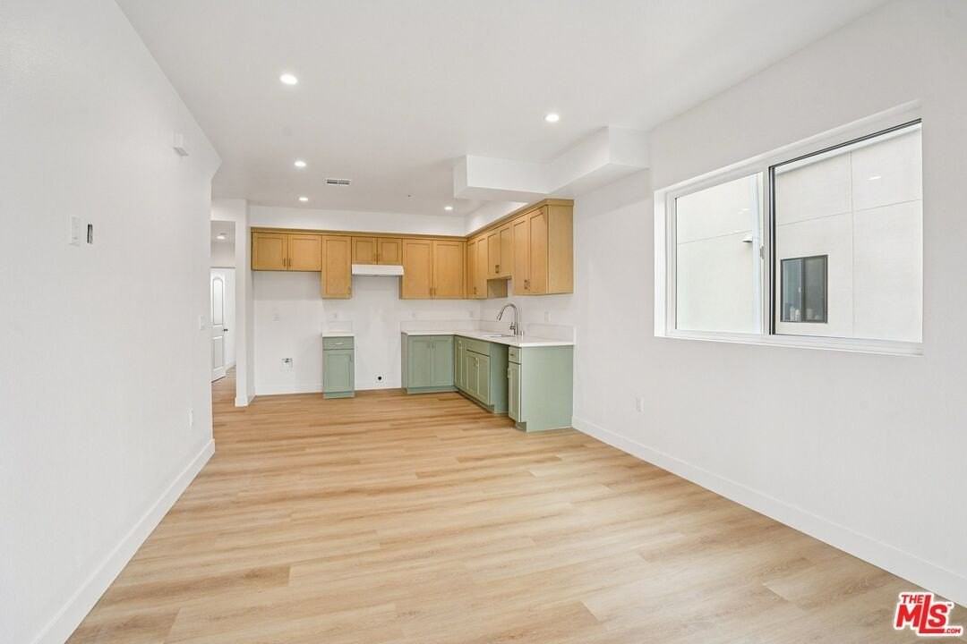 1185 Leighton Ave - Photo 7 of 44