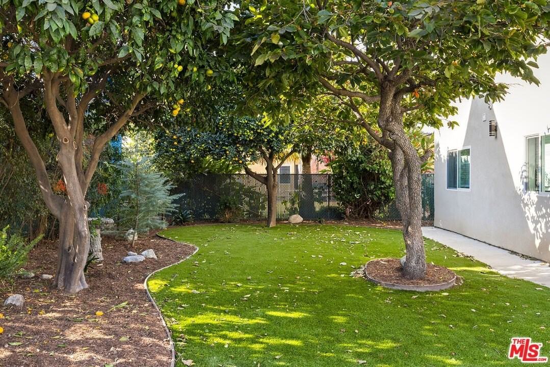 2509 Purdue Ave - Photo 5 of 17