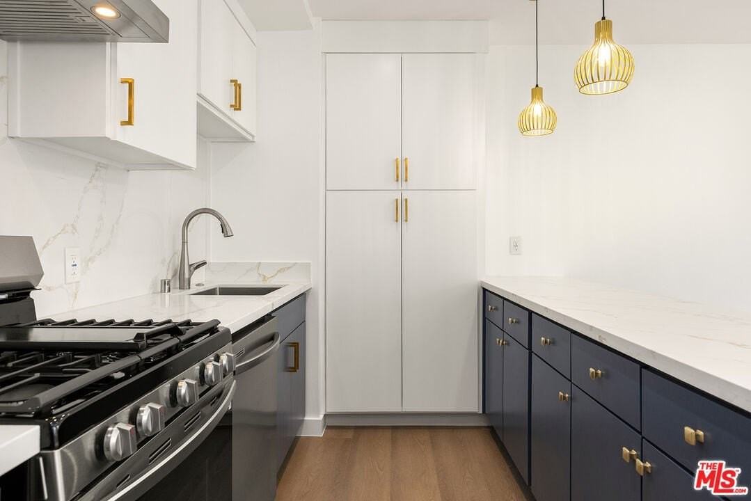 2509 Purdue Ave - Photo 7 of 17