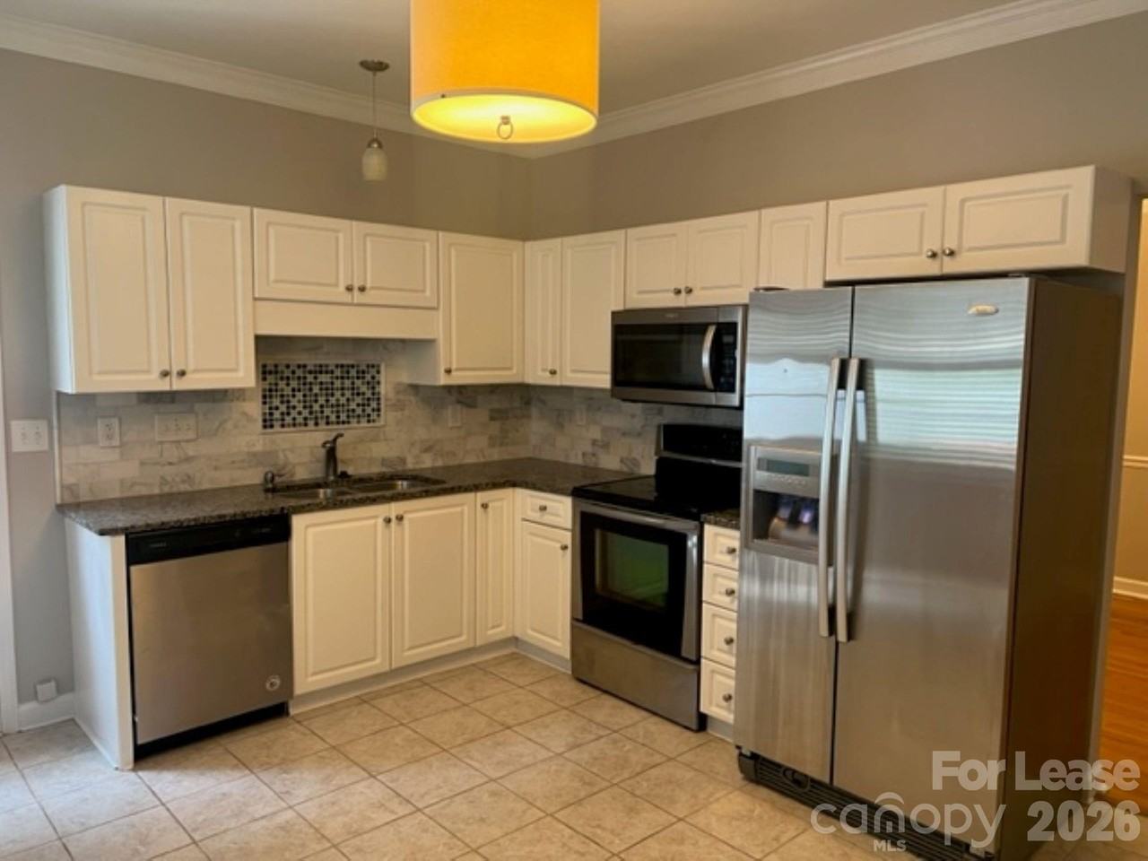 306 Armour St - Photo 7 of 31