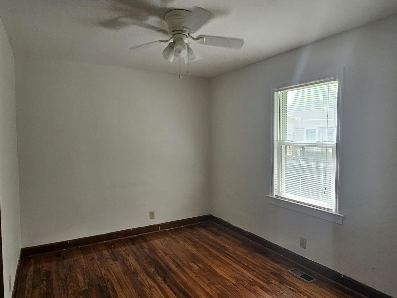 2 Henderson Dr - Photo 5 of 10