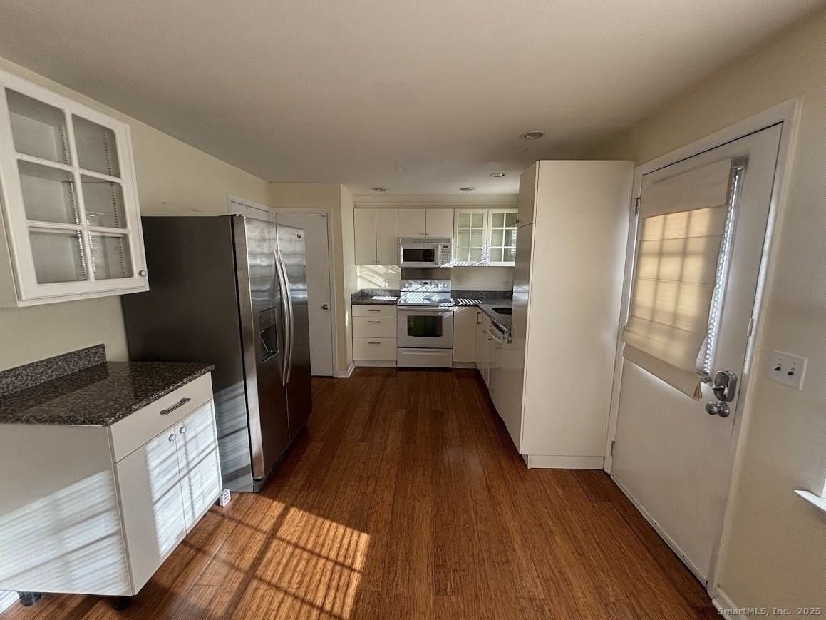 168 Highview Ave Apt B #B - Photo 2 of 17