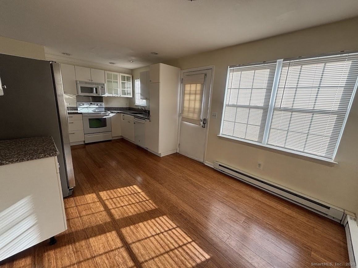 168 Highview Ave Apt B #B - Photo 5 of 17