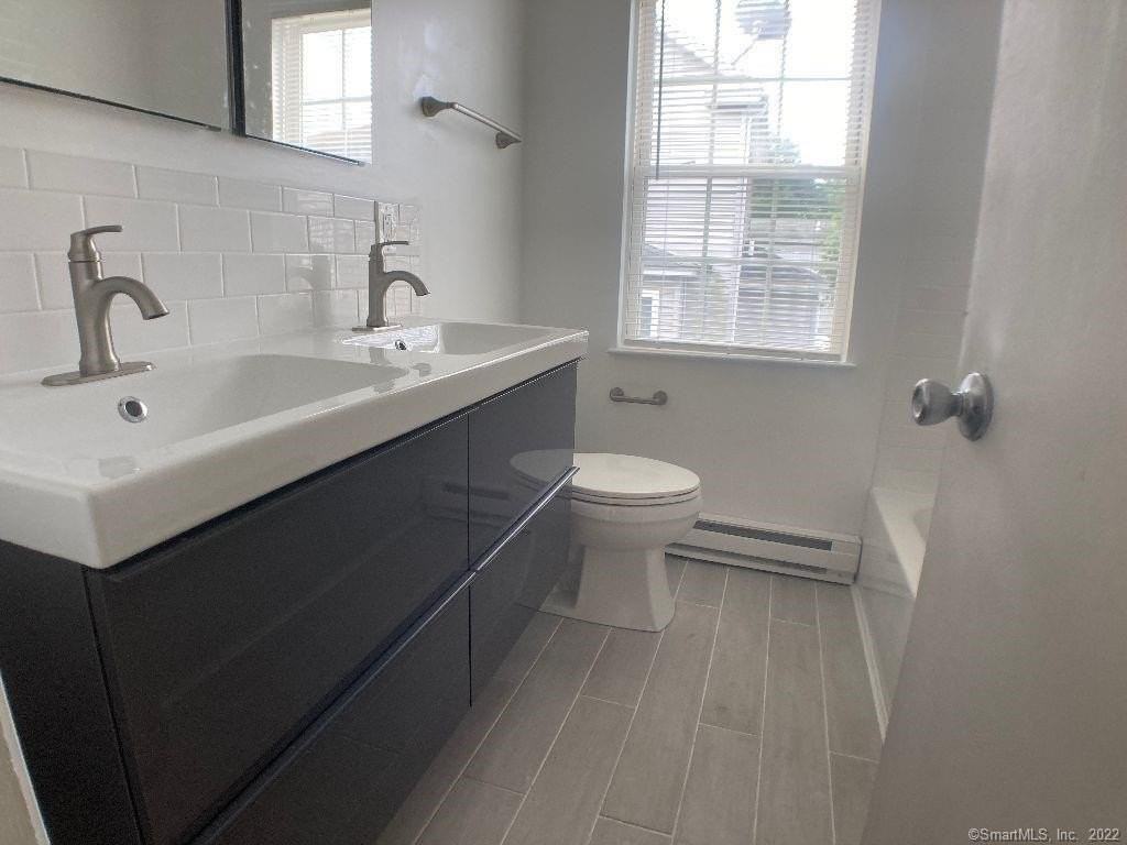 168 Highview Ave Apt B #B - Photo 7 of 17