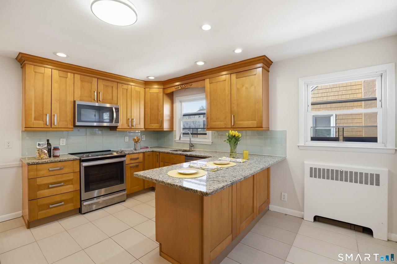 24 Congress St - Photo 7 of 25