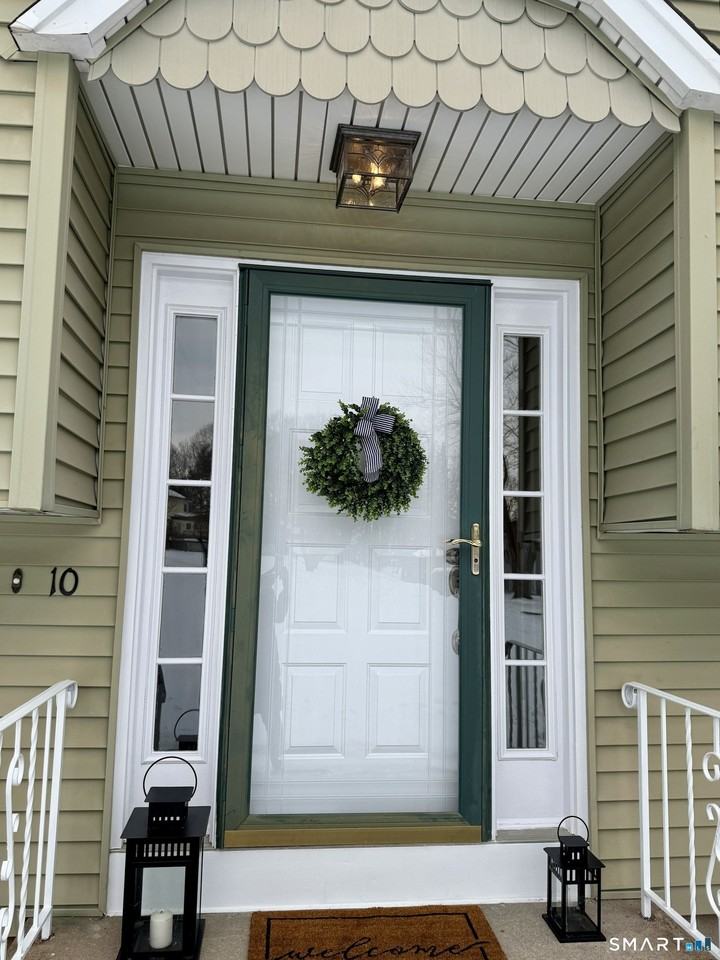 10 Longview Ln - Photo 2 of 27