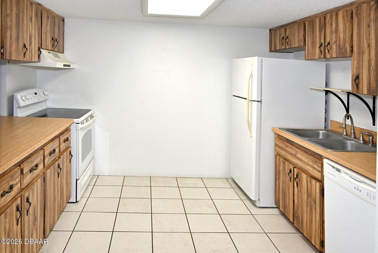 2850 Ocean Shore Blvd Unit D-23 #D23 - Photo 7 of 25