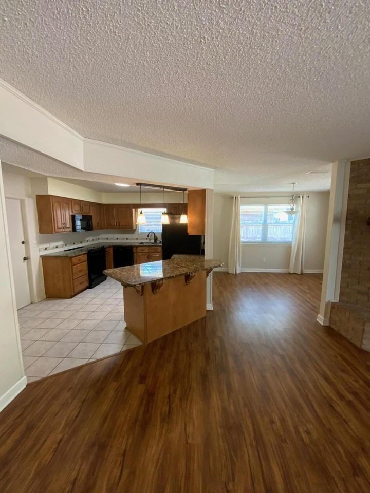 129 12th Ave - Photo 7 of 20