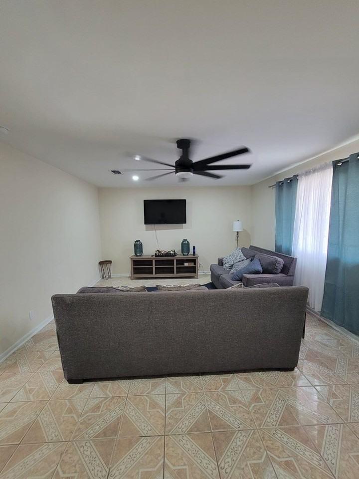 2302 Lorilee Dr - Photo 3 of 16