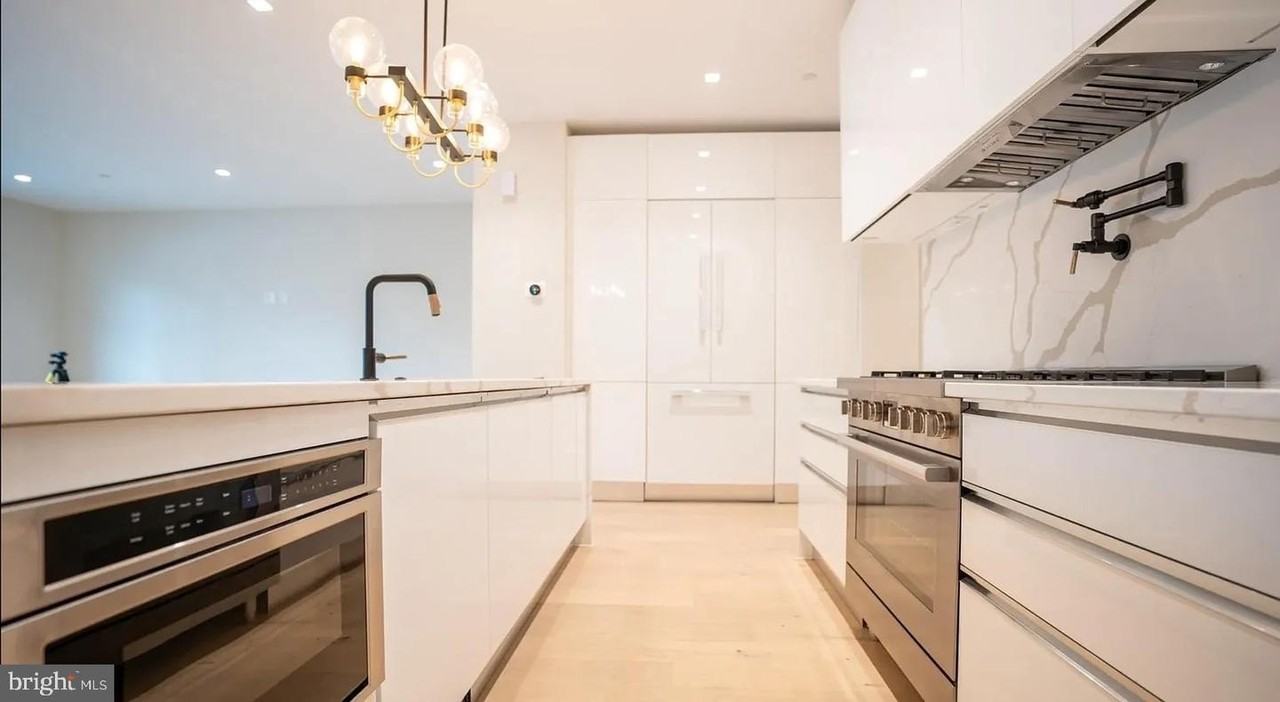 2104 4th St Ne - Photo 5 of 15