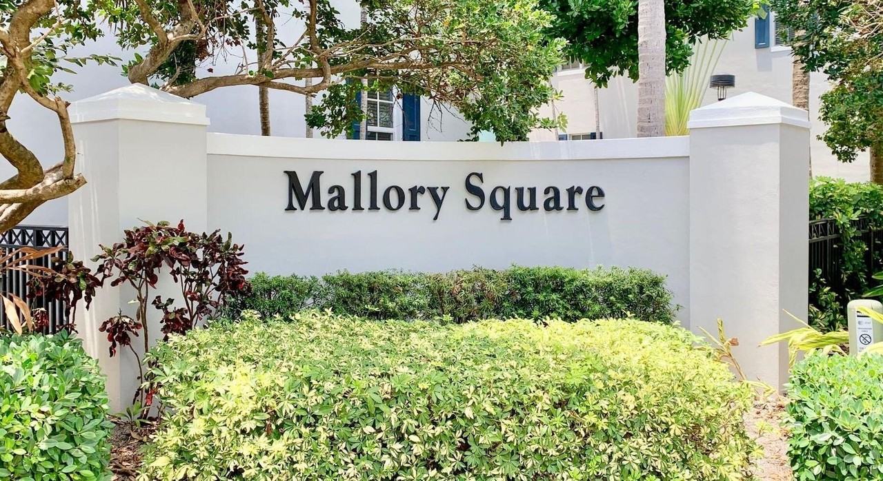 532 S Mallory Cir - Photo 2 of 16