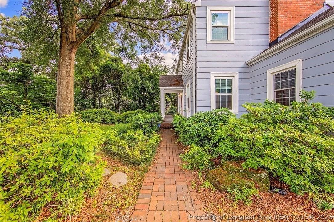 220 Bradford Ave - Photo 2 of 36