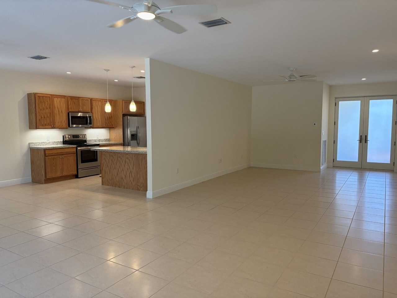 153 Orchid St - Photo 3 of 8