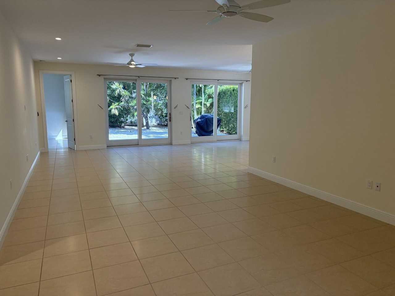 153 Orchid St - Photo 5 of 8