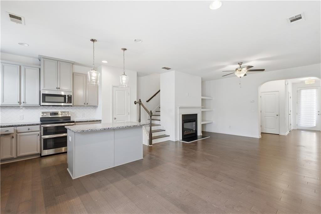 2384 Belmont Pl - Photo 2 of 23