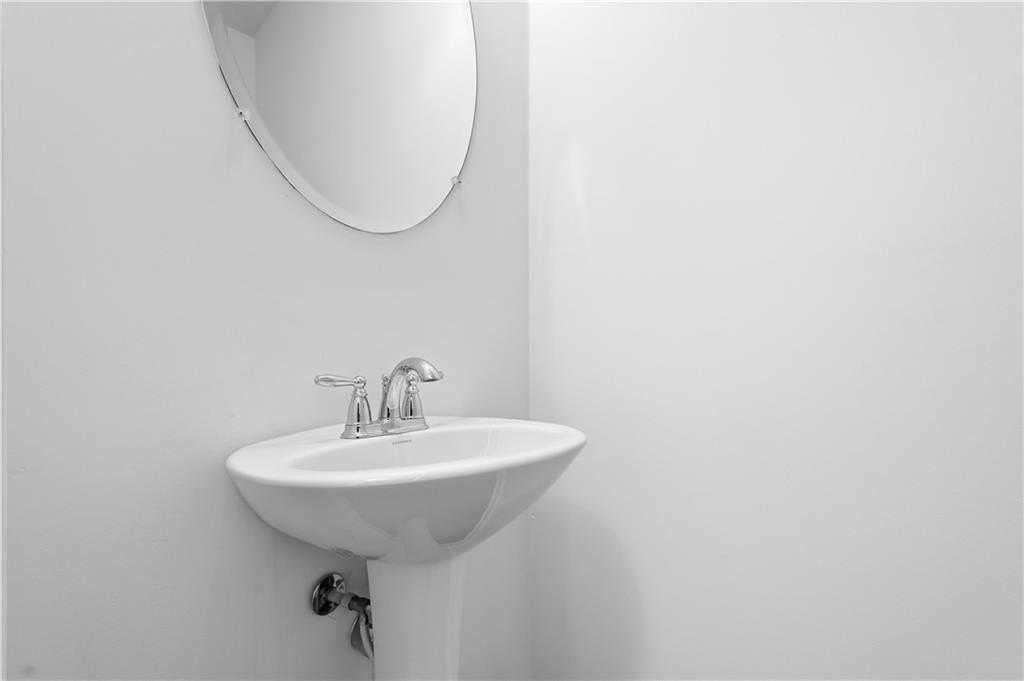 2384 Belmont Pl - Photo 5 of 23