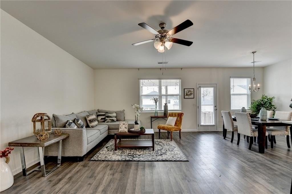 159 Mead Ct - Photo 4 of 33