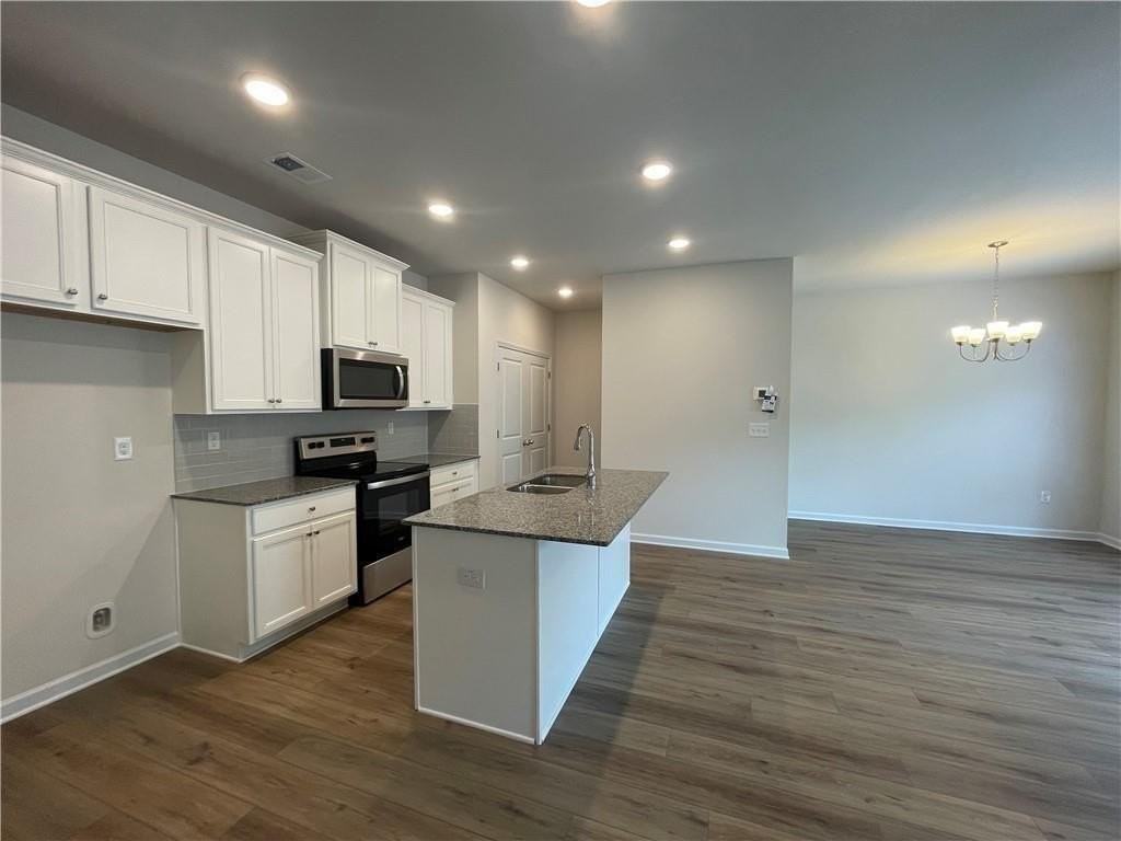 4663 Fullerton Dr - Photo 4 of 15