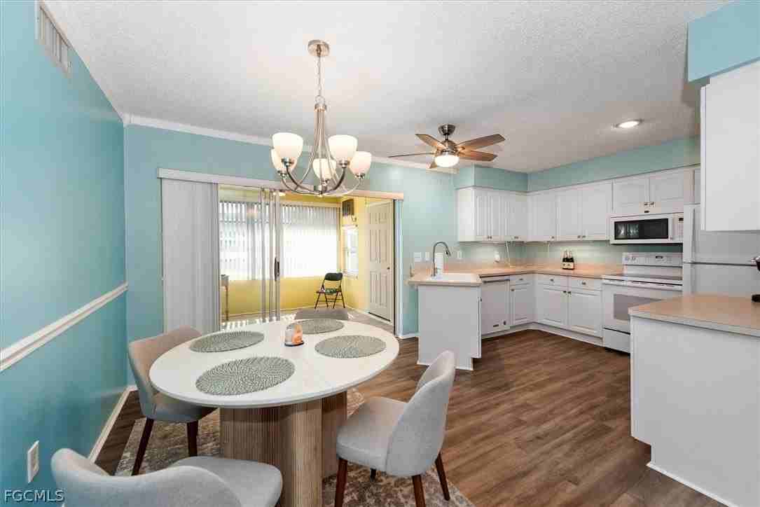 7400 College Pkwy Apt 78d #78D - Photo 4 of 25