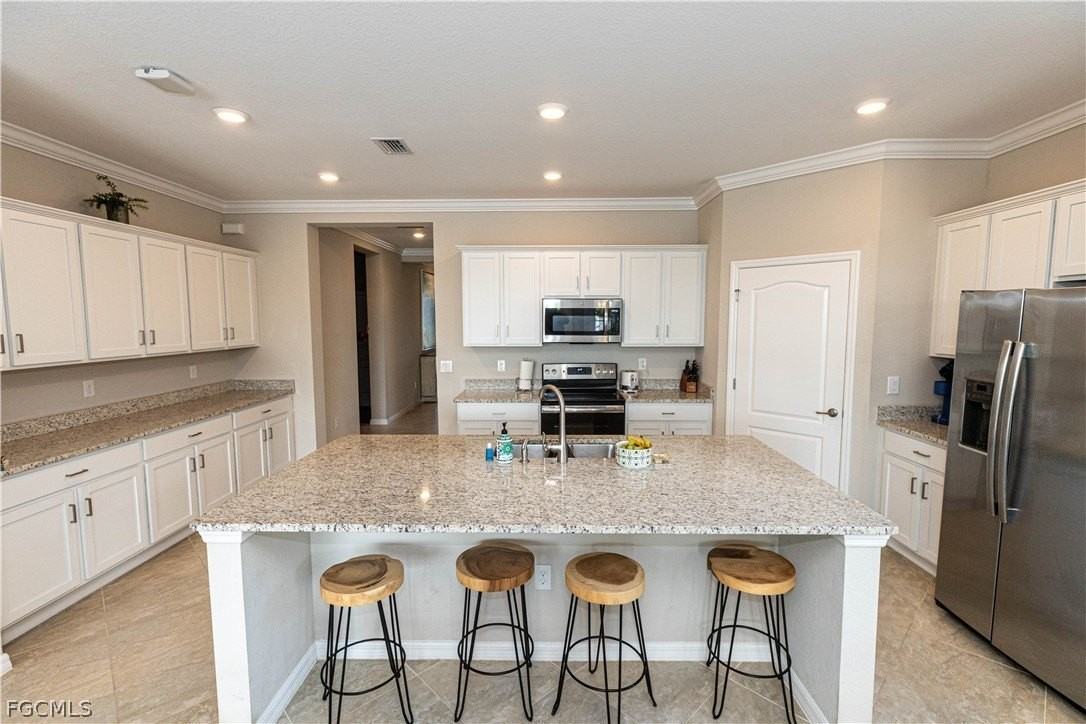 3650 Crimson Ln - Photo 4 of 35